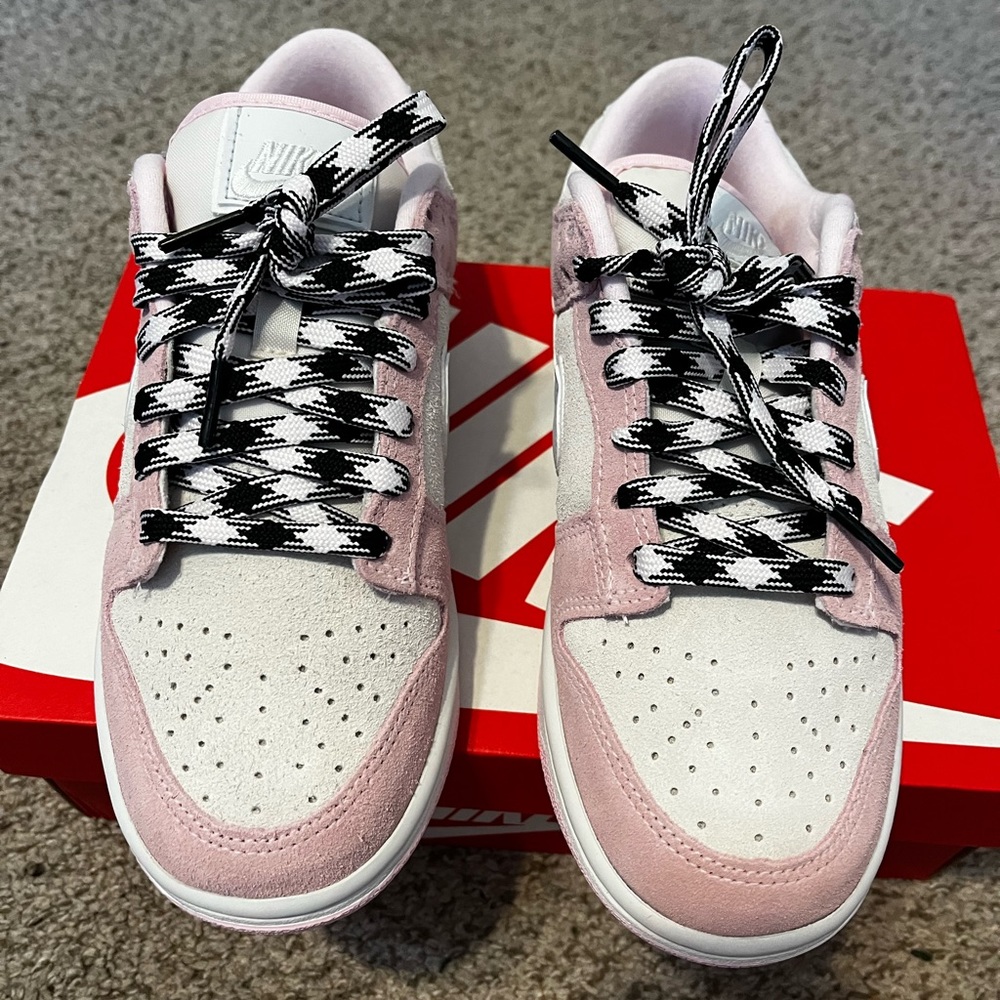 Women’s Nike Dunks